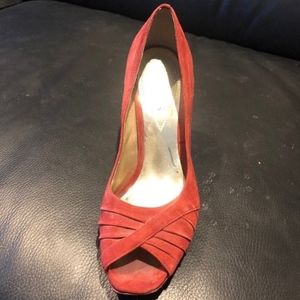 Guess Red Peep Toe Sued Pumps